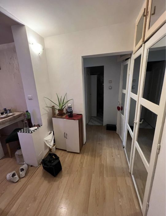 Vand apartament 2 camere pb nufaru la et 4 a unui bloc cu 4 etaje,are acoperis,vizavi de profi bumbacului!
