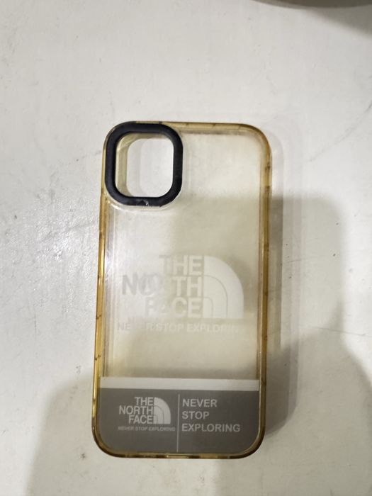 Чехлы на iPhone 12