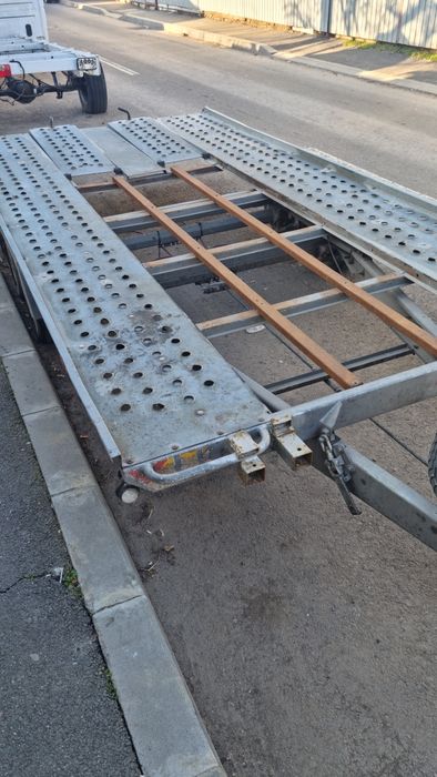 Închiriez platformă auto