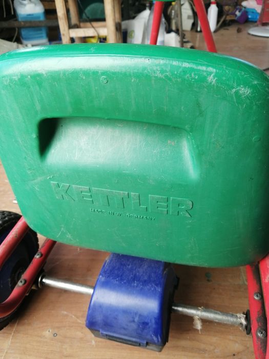 Kart cu pedale pentru copii