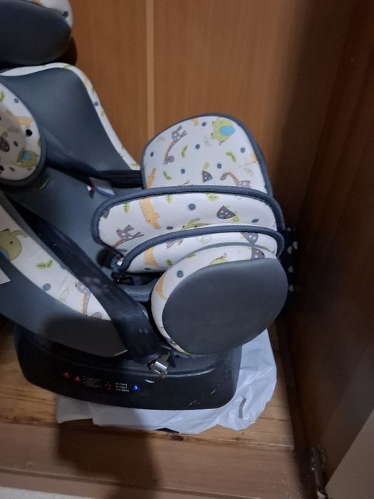 Стол за кола на moni