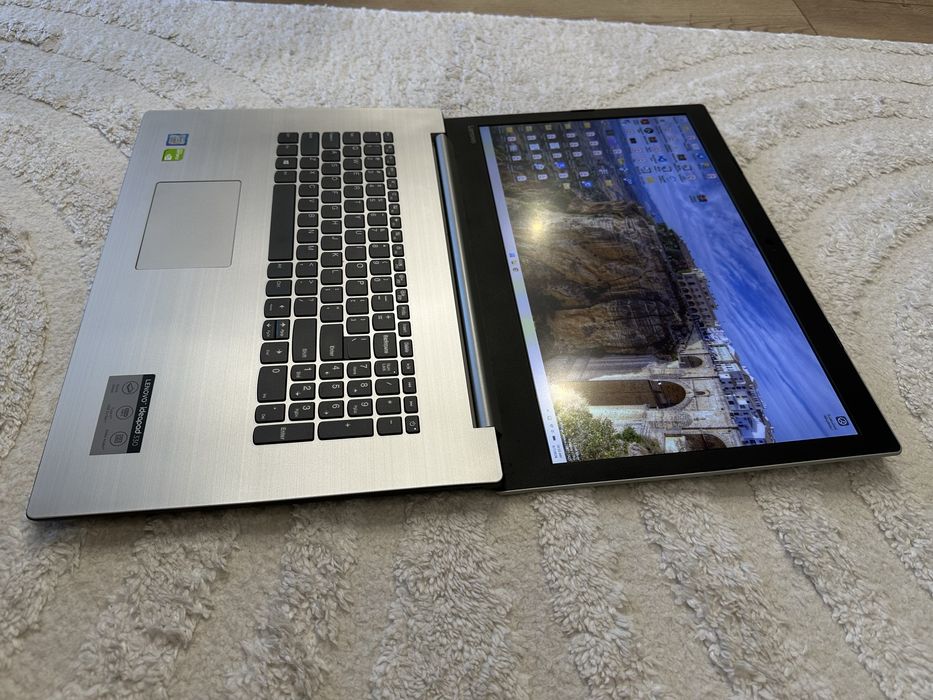 Lenovo de vanzare