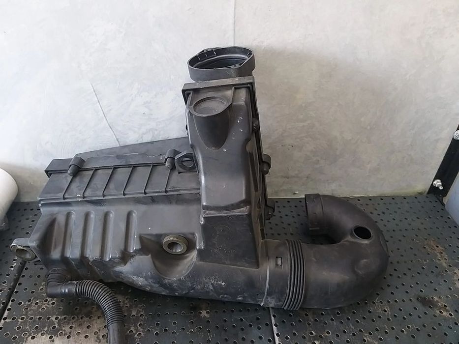 Carcasa filtru aer 2.0 tdi audi q3 8u 8u0129618b