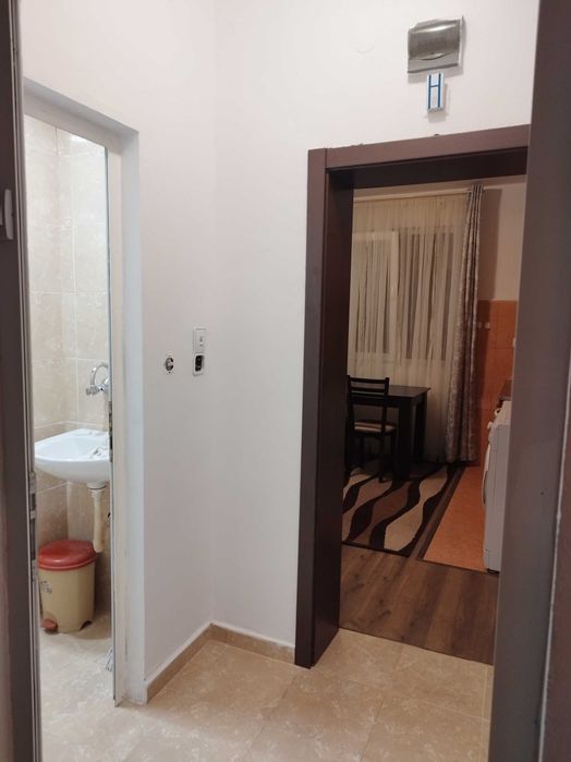 Дава се под наем Едностаен апартамент в Благоевград, Идеален център - 16 кв.м за 127.5 € - Снимка #3