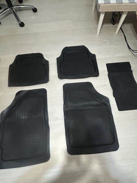 Продам авточехлы