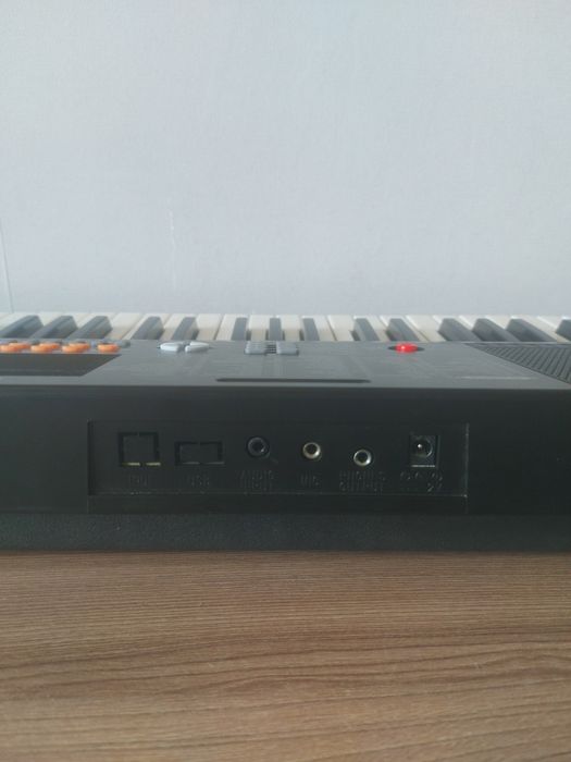 Синтезатор DENN DEK601