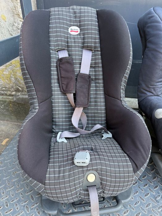 Детски столчета за кола Britax и Maxi-Cosi