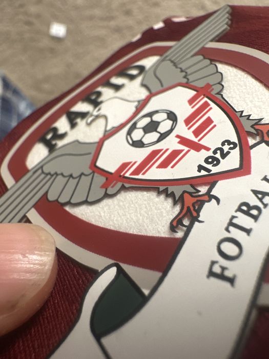 Vand tricouri originale purtate de ei (sau semnate)