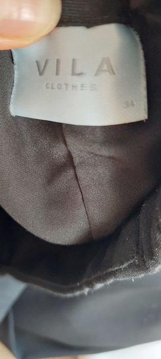 Черна пола vila с висока талия ,34 размер