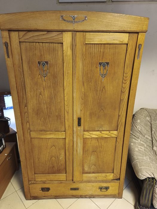 Старинен гардероб