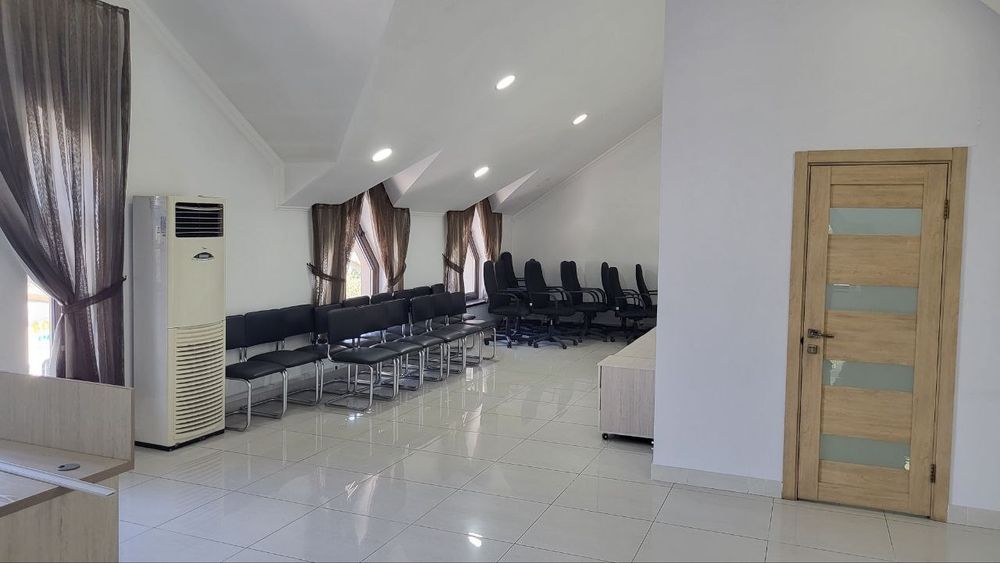 Аренда в отдельно стоящем здании в Ул Ч, Айтматов Ор Бадамзар