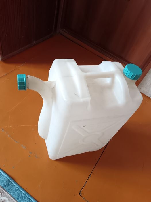 Продам канистру для питьевой воды