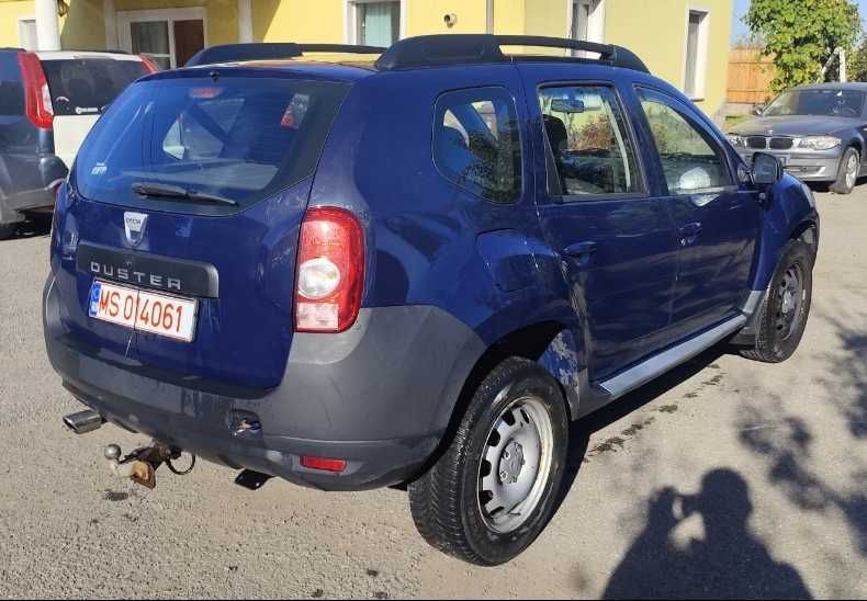 Vand Dacia Duster 1.6b 4x2 an 2011 147.000 km 77 kw manuala 5+1 trepte  TVA inclus deductibil