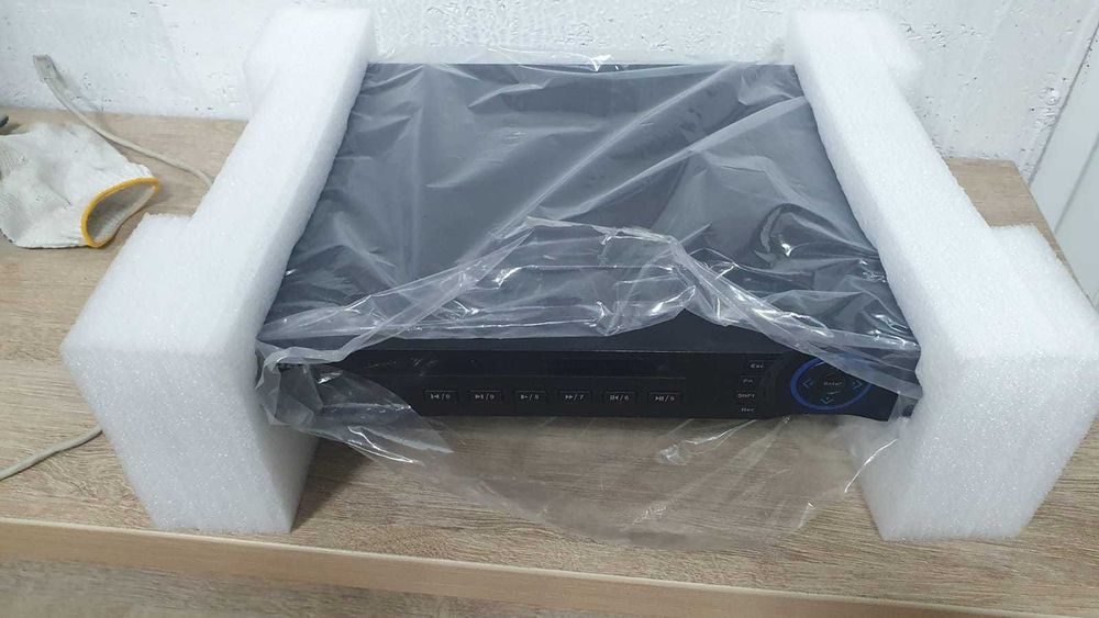 Продам б/у сетевой видеорегистратор Dahua DHI-NVR4232-4KS2/L