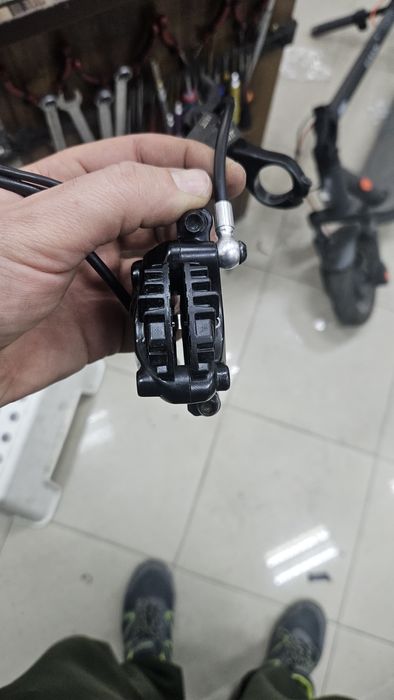 Спирачен апарат за тротинетка Nutt, свален от Vsett 11