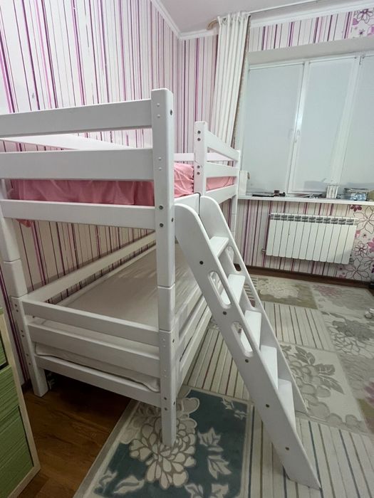 Продам двухярусную кровать