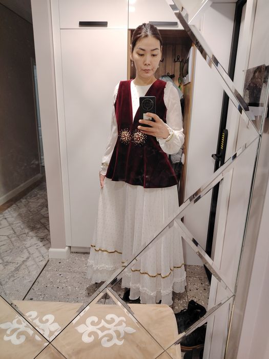 Қазақша кәжекей мен көйлек сатылады