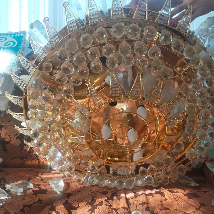 Люстра круглая..