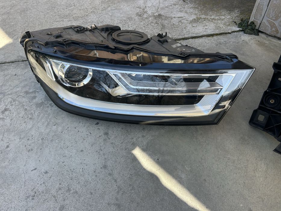 Фар ляв и десен за AUDI Q7 4m обурудвани