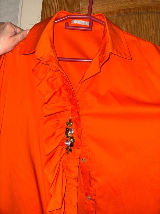 Яркое  оранжевое платье