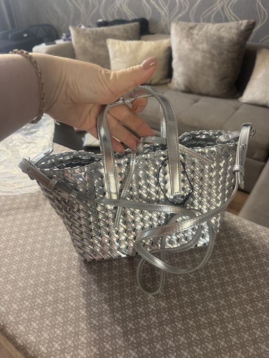 Продам сумку mango