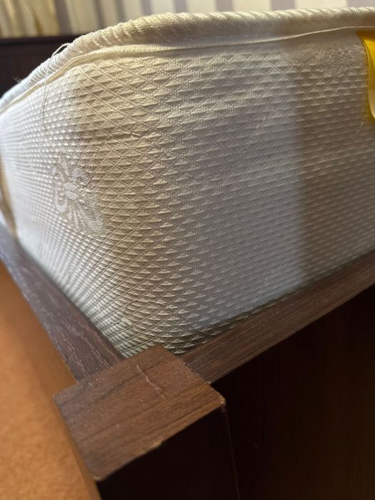 Продам спальную кровать