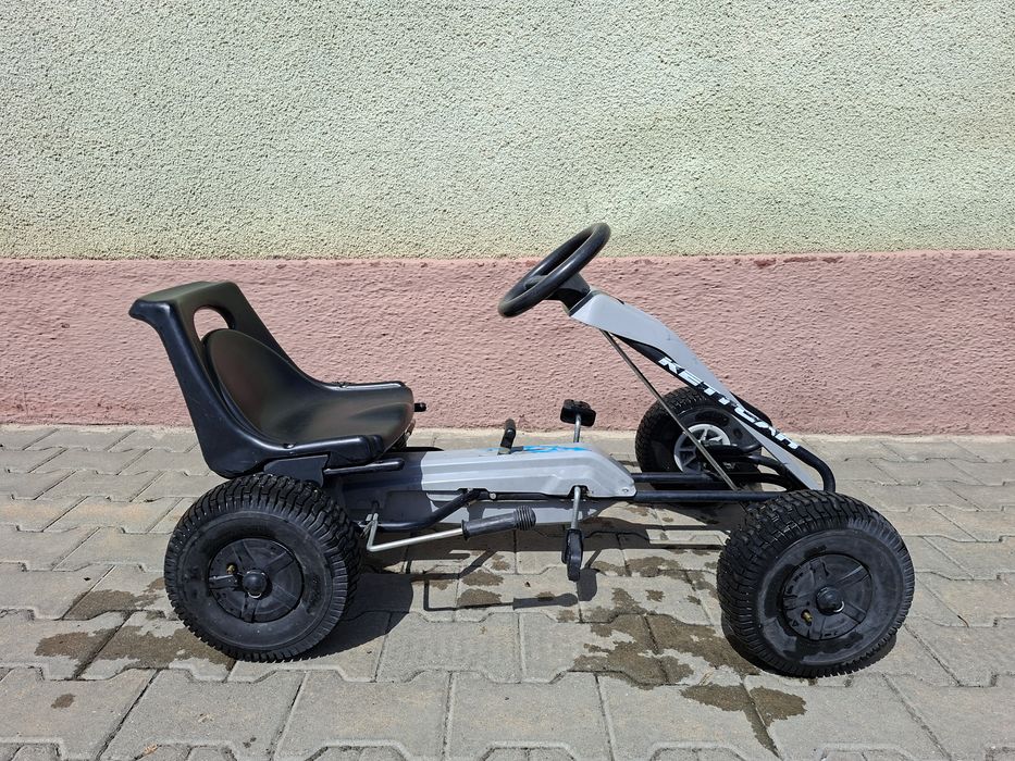 Kart Kettler cu pedale,  copii 4-8ani ,roti cu camera
