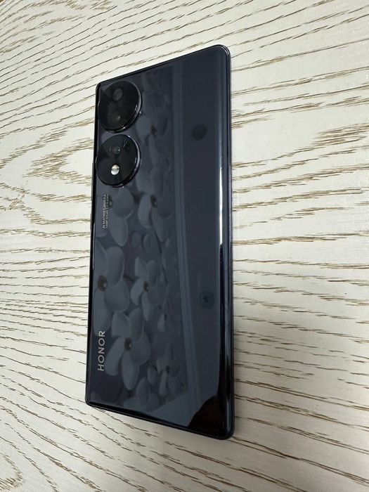 Срочно придётся honor 70 в отличном состоянии