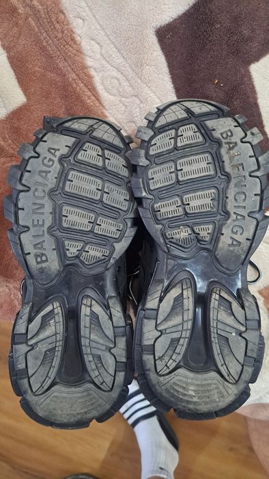 Balenciaga track led