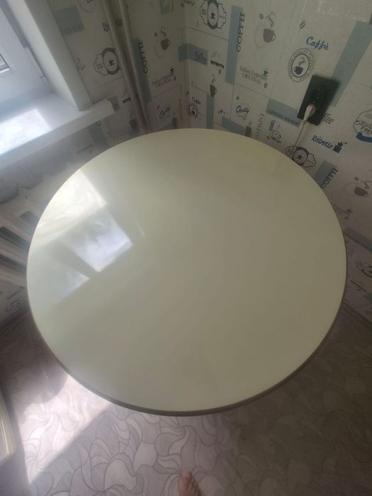 Продам стол в отличном состоянии