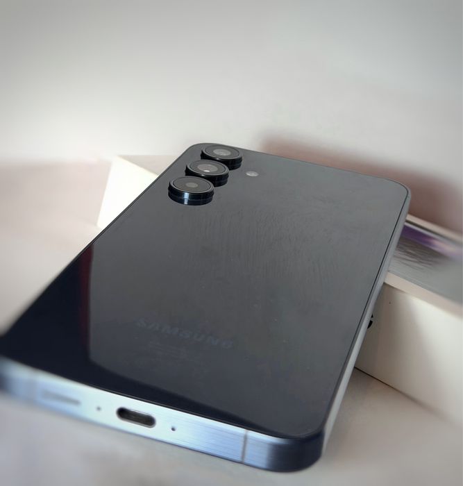 Samsung Galaxy A55 5G – stare foarte bună – cutie originală