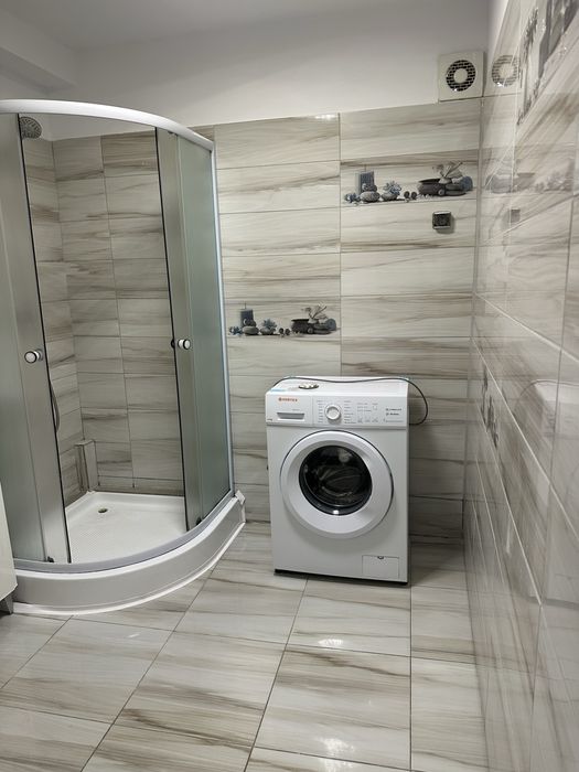 Inchiriez garsoniera