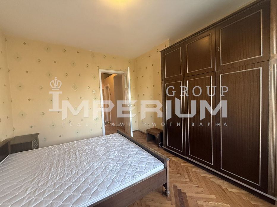 Дава се под наем Тристаен апартамент в Варна, Център - 100 кв.м за 510.51 € - Снимка #4