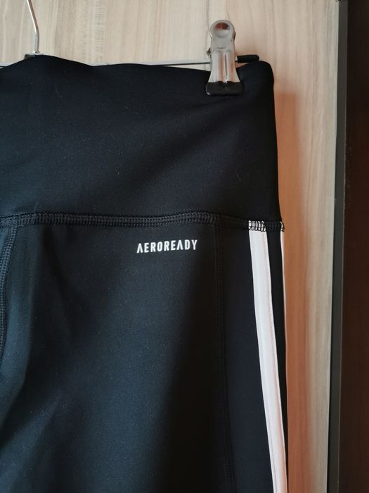 Adidas нов дамски клин + подарък тениска