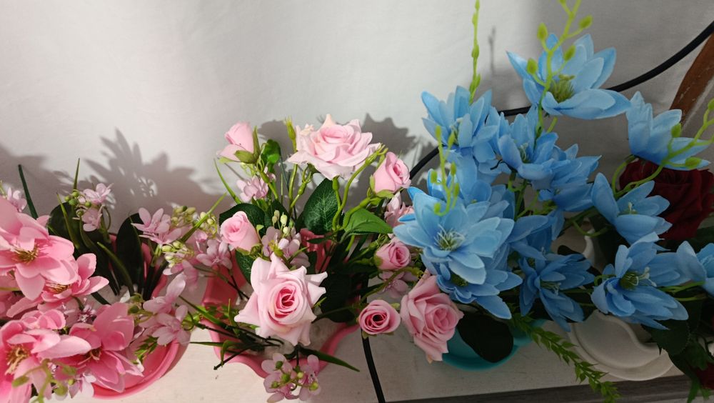 Suniy gullar har hil turlarda