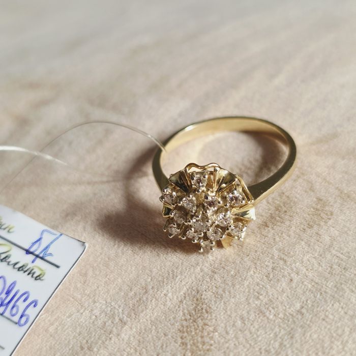 Шикарное кольцо с бриллиантами,Россия