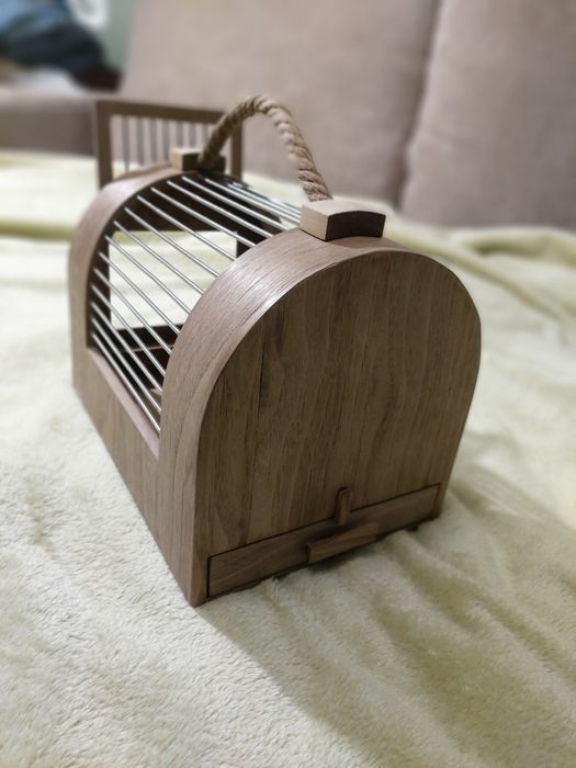 Клетка (переноска) для птиц.