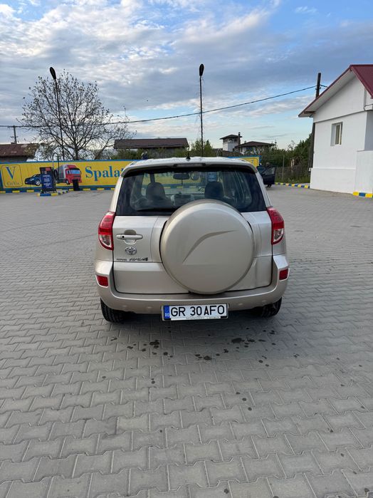 Vând Toyota Rav4 136 cai