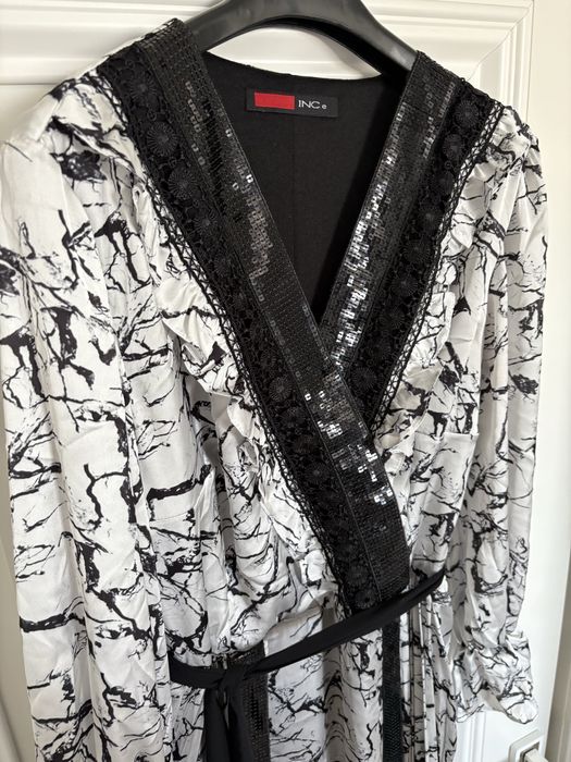 Платье нарядное очень красивое