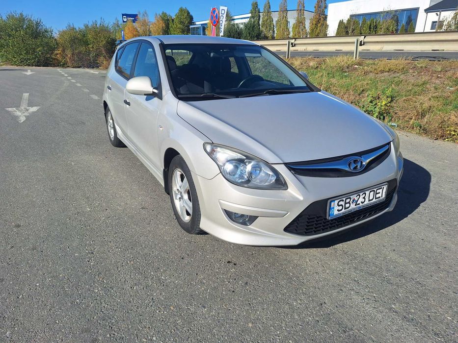 HYUNDAI i30 2011 — imagine 2