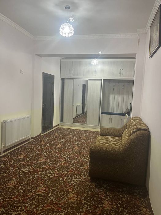 Шахар марказида жойлашган 2 хонали квартира ижарага берилади