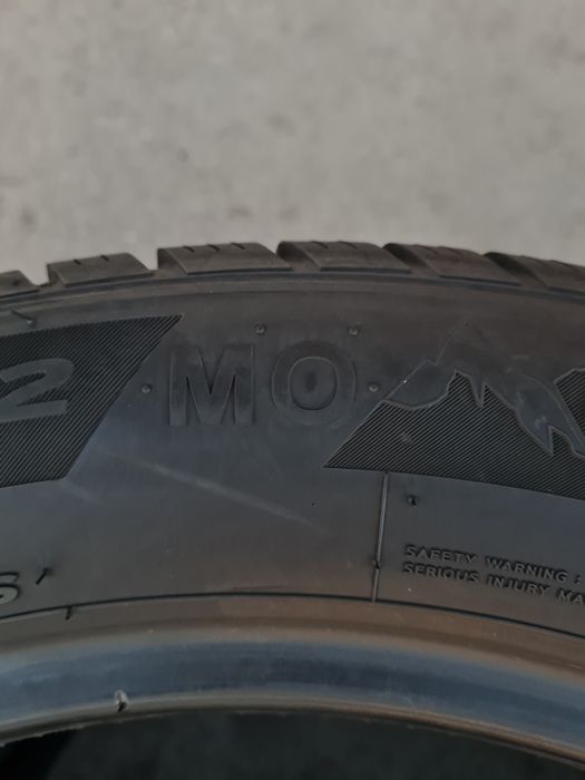 Зимни гуми 2 броя HANKOOK WinterIcept Evo2 205 55 R17 дот 2122