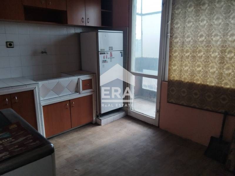 Продава се Тристаен апартамент в Хасково, Орфей - 75 кв.м за 816 €/кв.м - Снимка #3