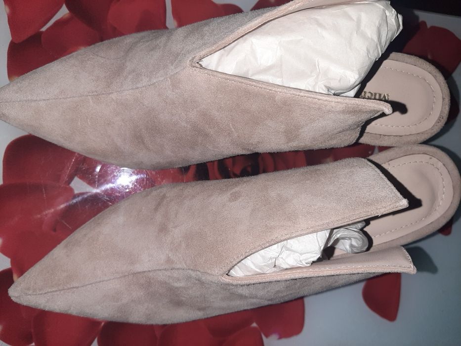 Pantofi mărimea 38.Costumas băiețel 3 ani