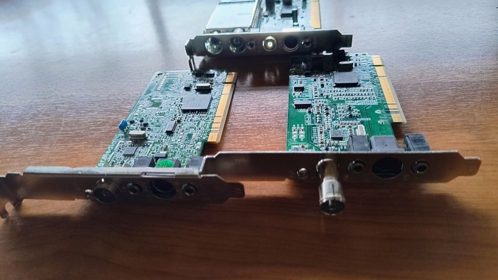 Set 3 tv tunere , tv capture Avermedia și Kworld