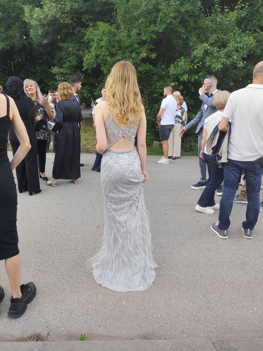 Сребриста бална рокля