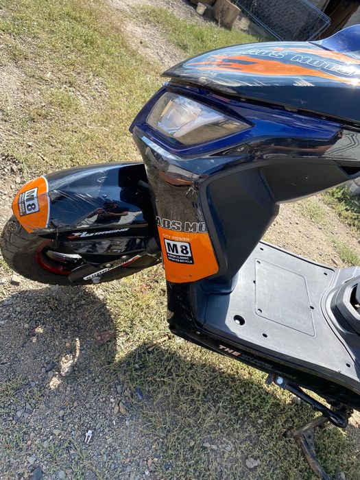 Продам скутер м8