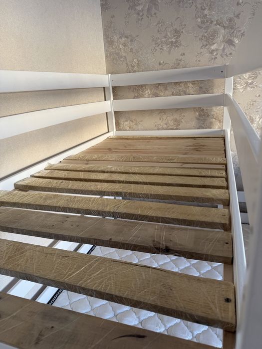 Двухъярусная кровать