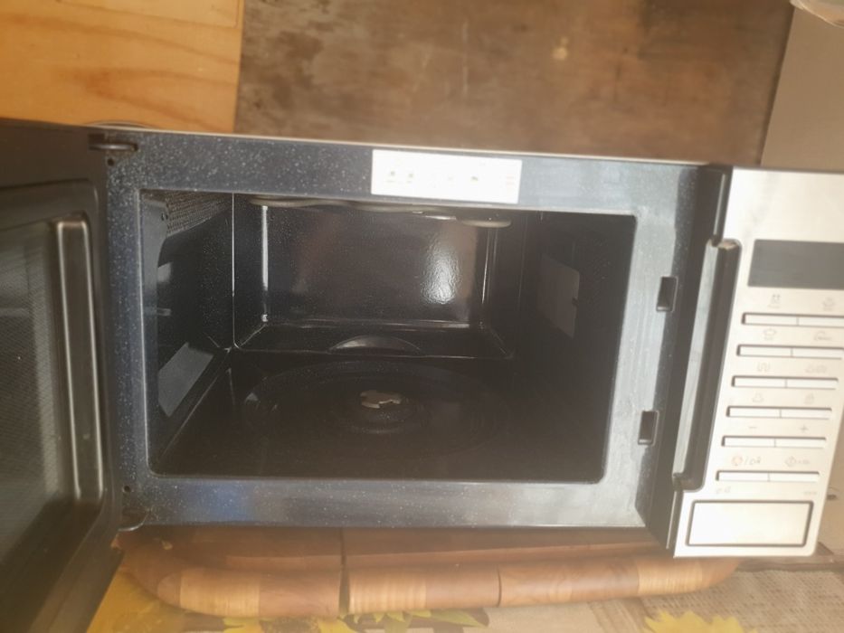 Cuptor cu microunde  samsung fără farfurie fuctoneza bine