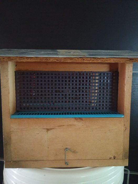 Vând colectoare de polen